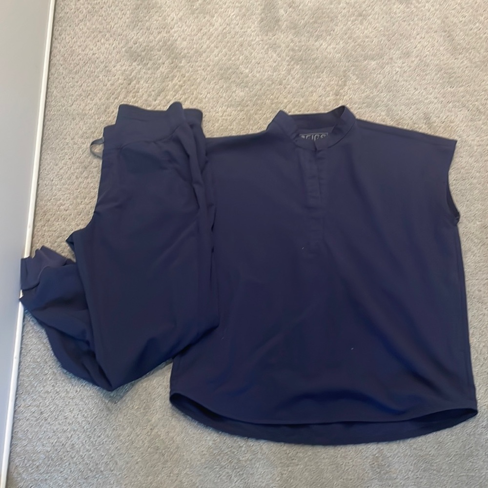 Figs Navy scrub set